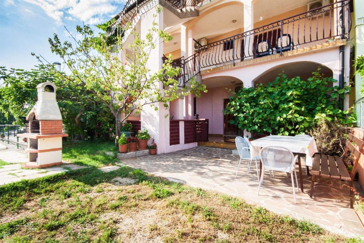 Apartments Dara أوماغ المظهر الخارجي الصورة